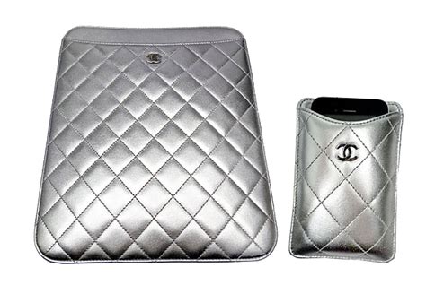 iphone 4 chanel hoesjes|Chanel ipad case.